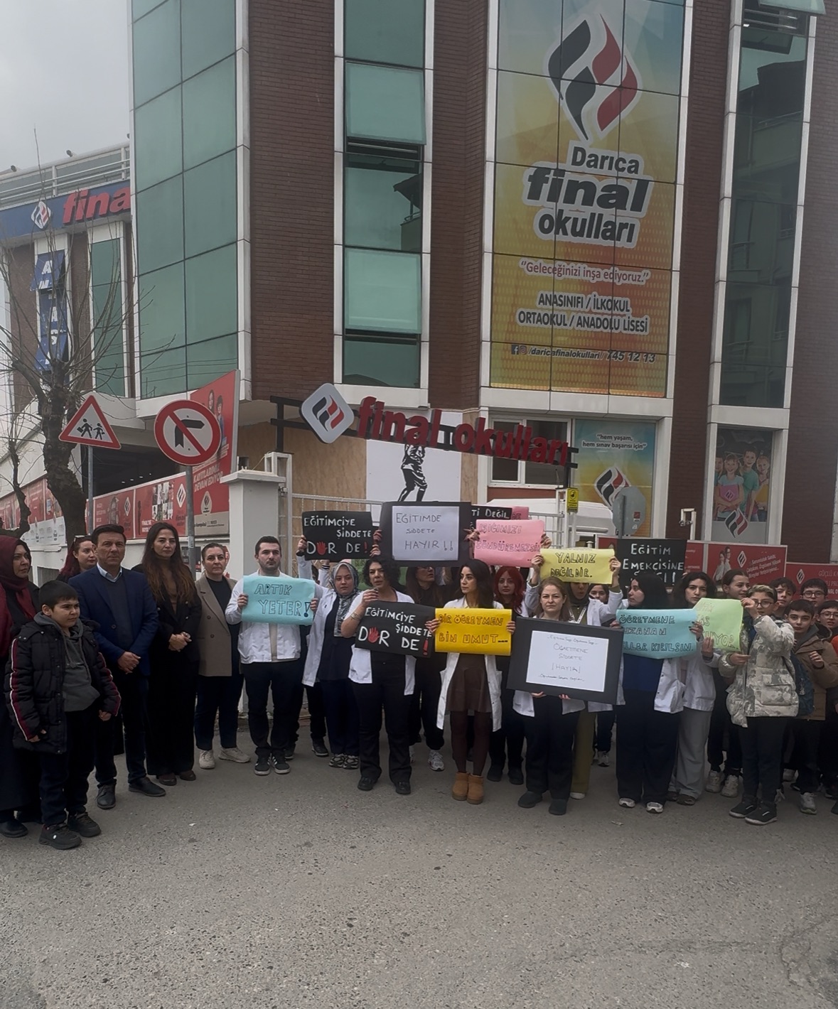 Darıca’da Öğretmenlerden Fatma Nur Kılıç İçin Protesto