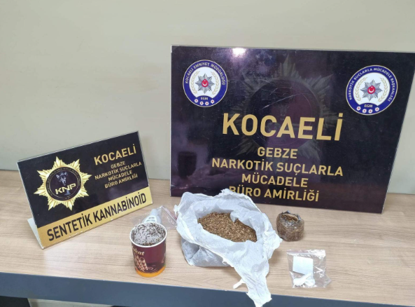 Yakalanan 1 şüpheli hakkında TCK 191 kapsamında işlem yapılarak serbest bırakılmıştır. Uyuşturucu madde ticareti yaptığı değerlendirilen ….
