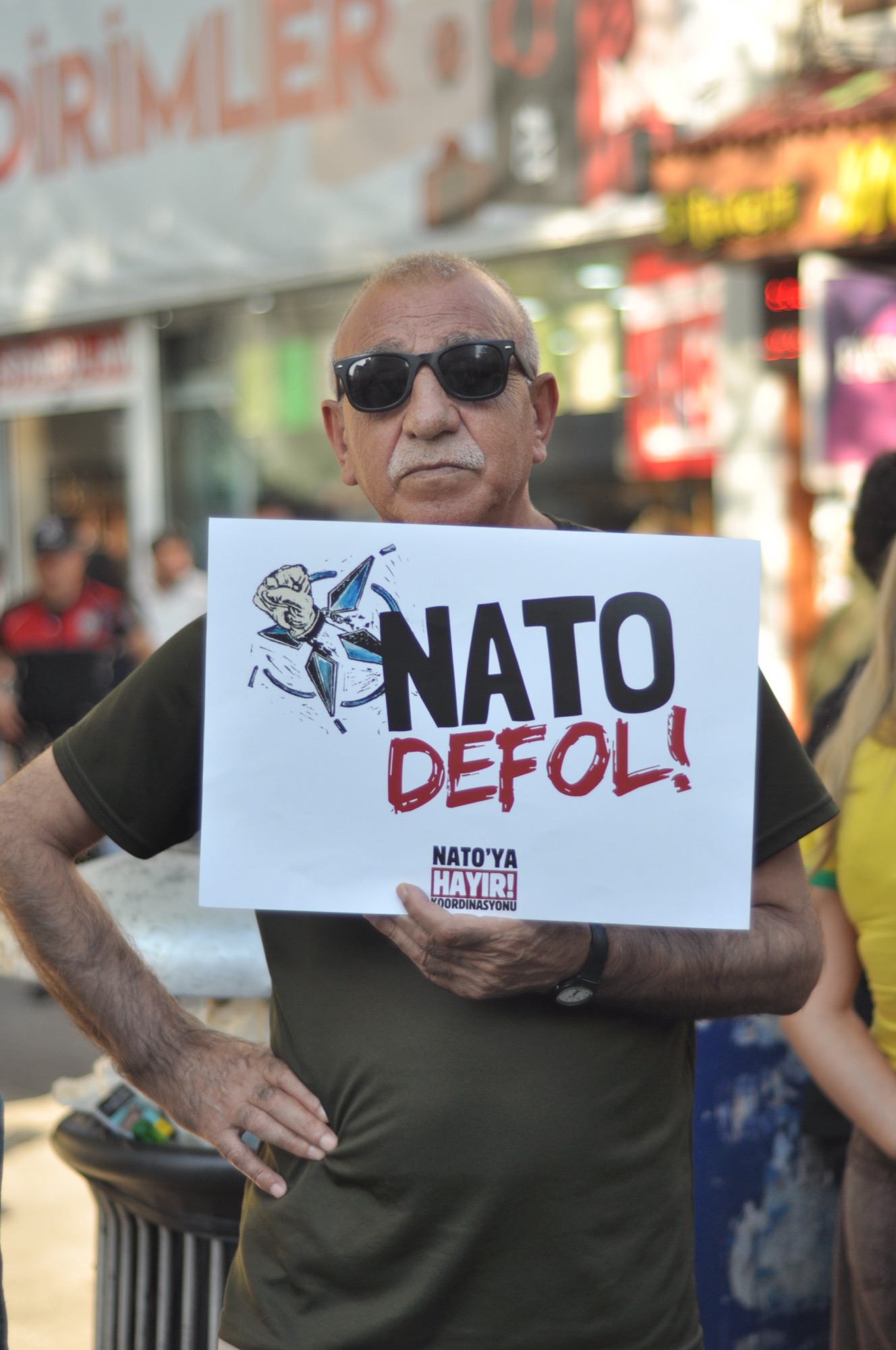 NATO DEFOL! EMPERYALİZM YENİLECEK, HALKLAR KAZANACAK!